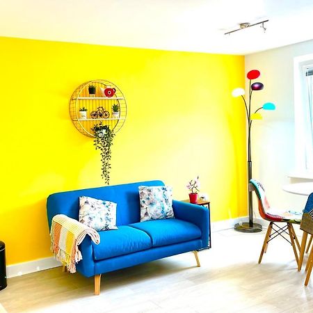 Modern Townhouse, Sleeps 4 With Parking Apartamento Wakefield Exterior foto
