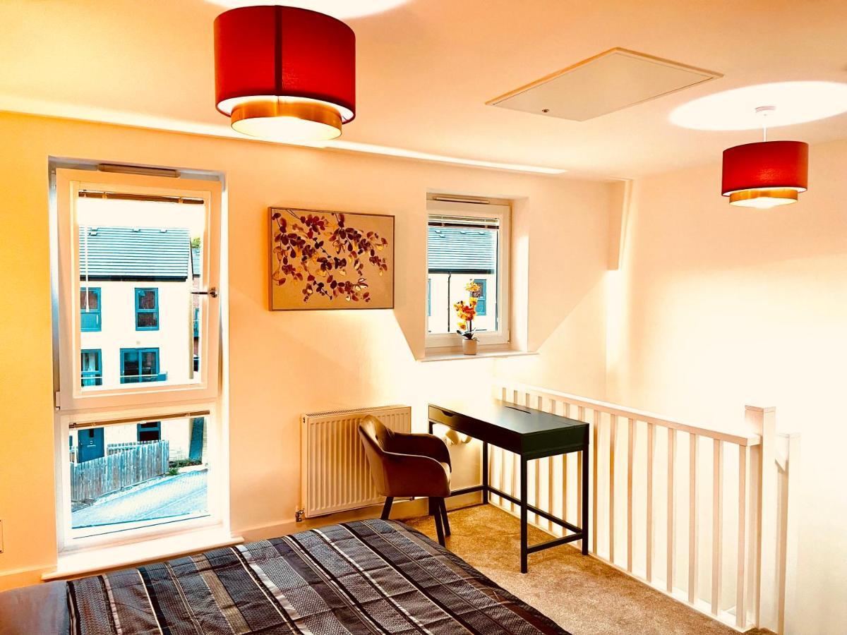 Modern Townhouse, Sleeps 4 With Parking Apartamento Wakefield Exterior foto